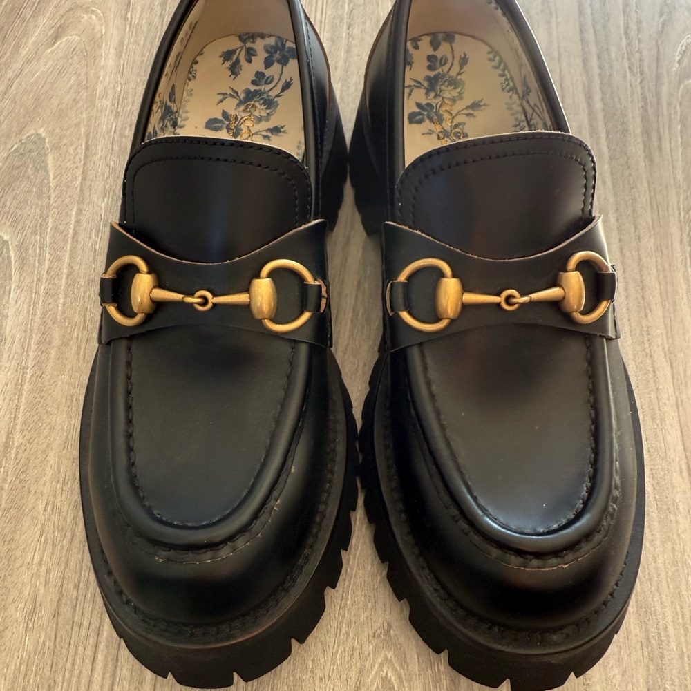 Gucci
Gucci Horsebit Lug Sole Loafers Black Leather Loafers /. NEW NEVER WORN